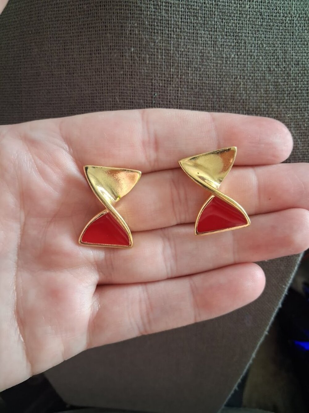 Unusual Twist stud earrings